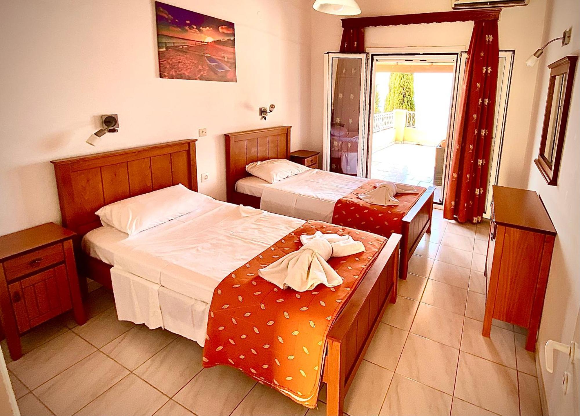 Stella'S Apartments Agios Gordios  Bagian luar foto