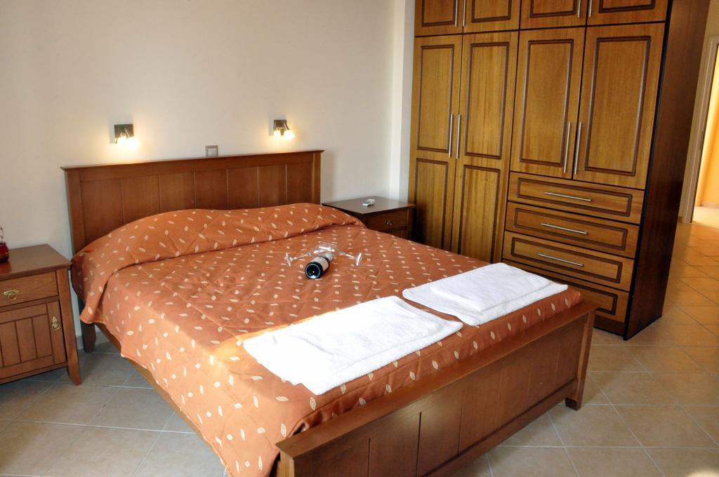 Stella'S Apartments Agios Gordios  Bagian luar foto